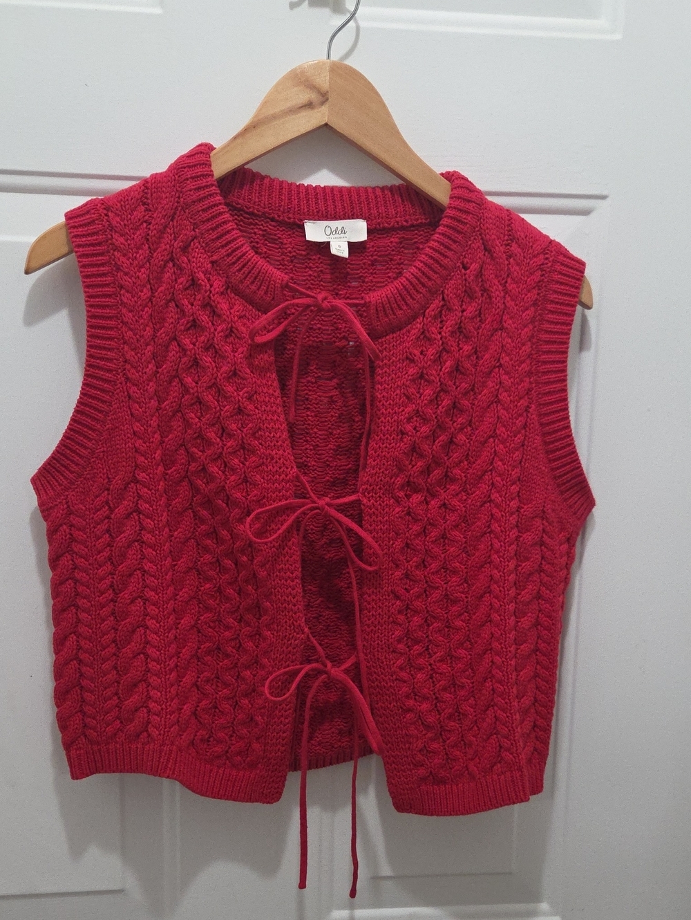 Oddi Red Cable-Knit Tie-Front Sweater Vest S
